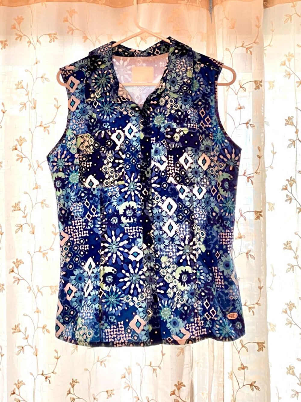 Womens Sleeveless Collared Shirt, Reel Legends, light weight, fitted